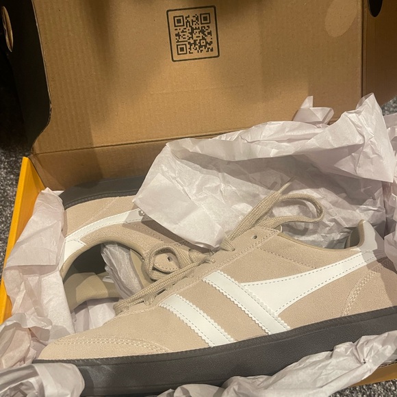 Gola Taupe and White Casual Sneakers - Picture 2 of 5